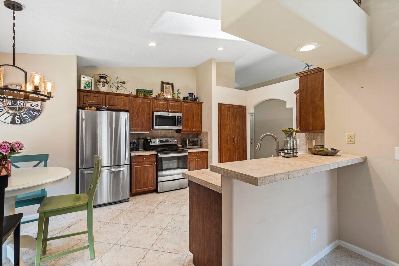 6063 Barbara Street Jupiter, FL 33458 - Photo 6 of 26 4