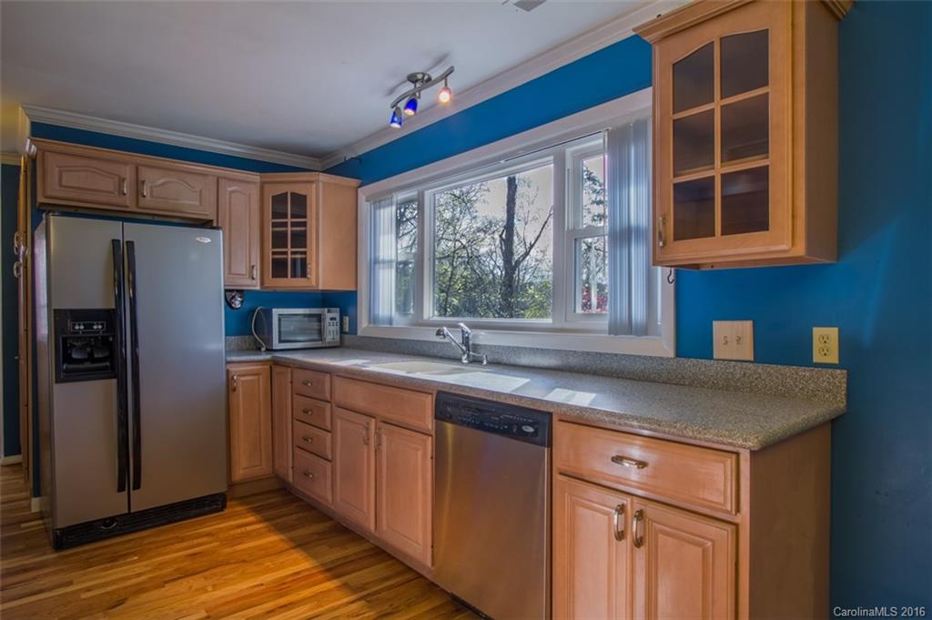 481 University Heights Road Cullowhee, NC 28723 - Photo 4 of 24 Gallery Image 4