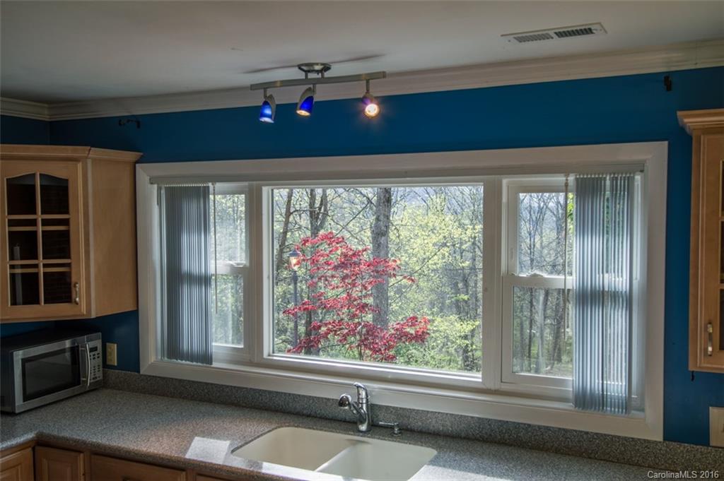 481 University Heights Road Cullowhee, NC 28723 - Photo 5 of 24 Gallery Image 5