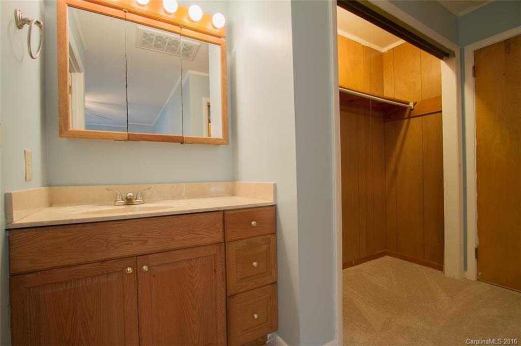 481 University Heights Road Cullowhee, NC 28723 - Photo 10 of 24 Gallery Image 10