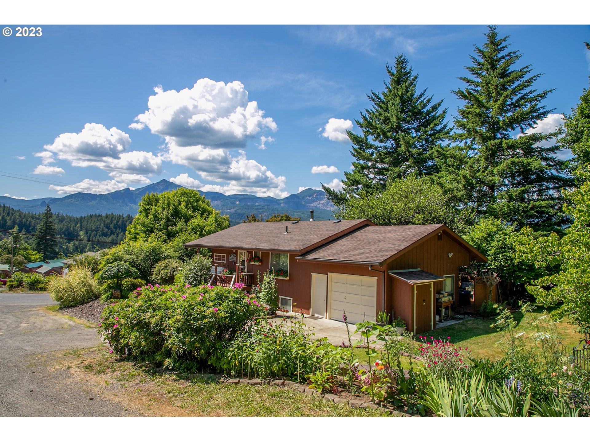 100 Southwest Wasco Street, Cascade Locks, OR 97014 Compass
