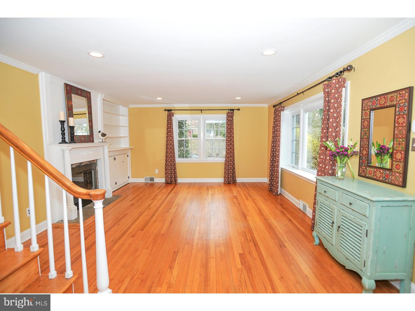784 Moredon Road Jenkintown, PA 19046 - Photo 3 of 25 Living Room