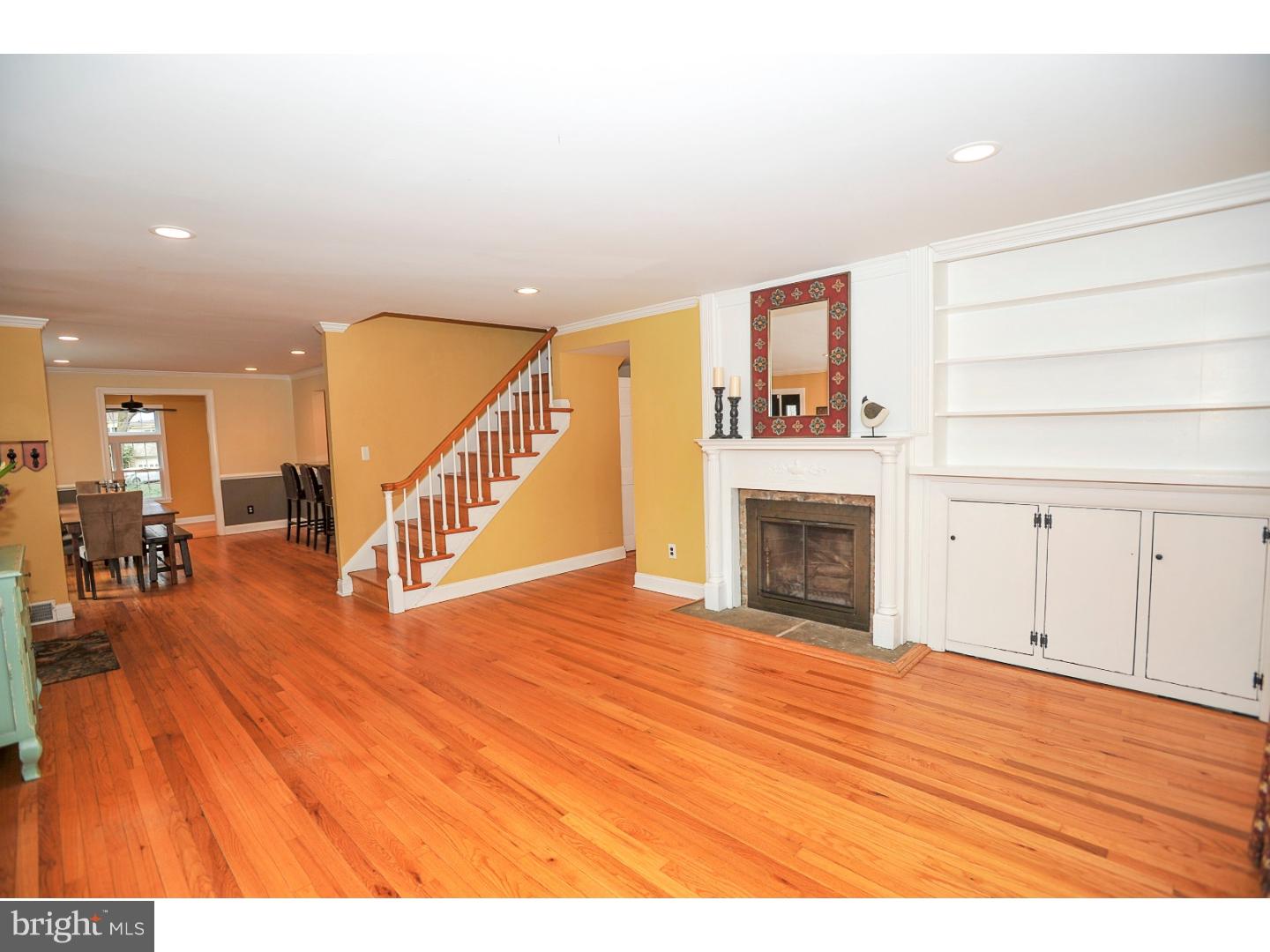 784 Moredon Road Jenkintown, PA 19046 - Photo 4 of 25 Living Room