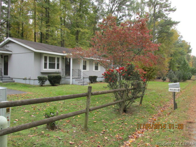 1331 Coachpoint Road Hartfield, VA 23071 - Photo 2 of 9