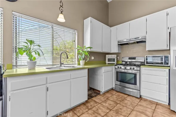 $955,000 | 1732 North Bedford Circle, Anaheim, CA 92806