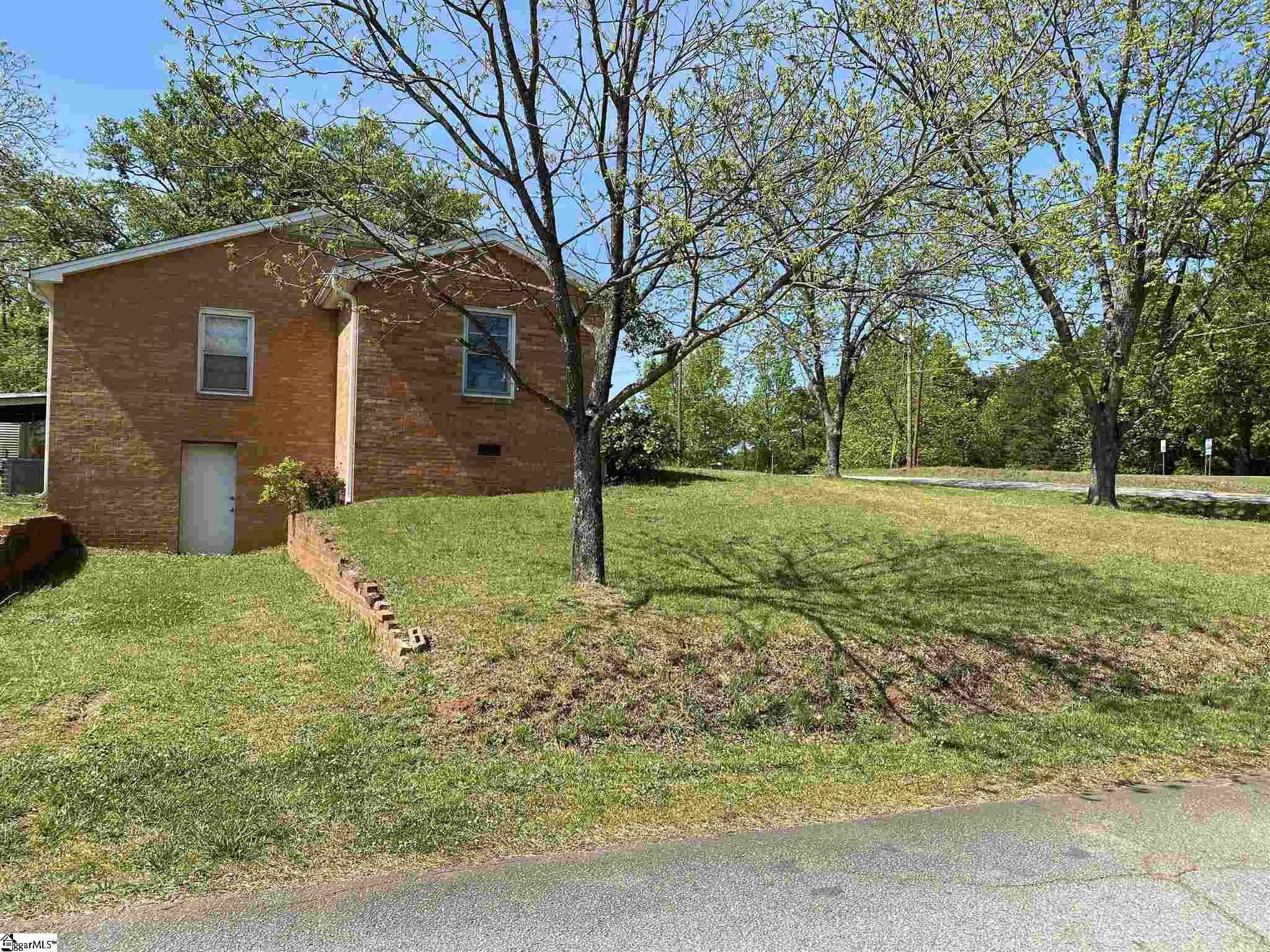 800 North Rutherford Road Taylors, SC 29687 - Photo 9 of 27