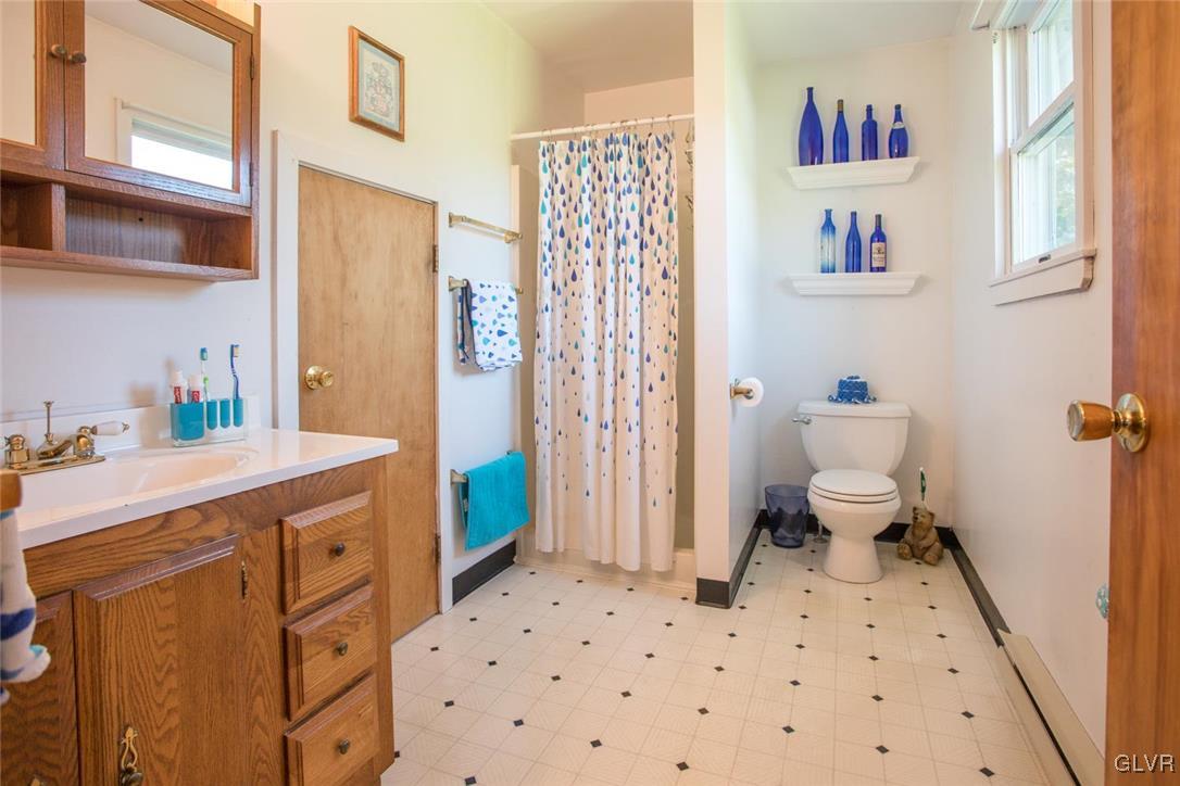 203 Center Road Stroudsburg, PA 18360 - Photo 16 of 27 Gallery Image 16