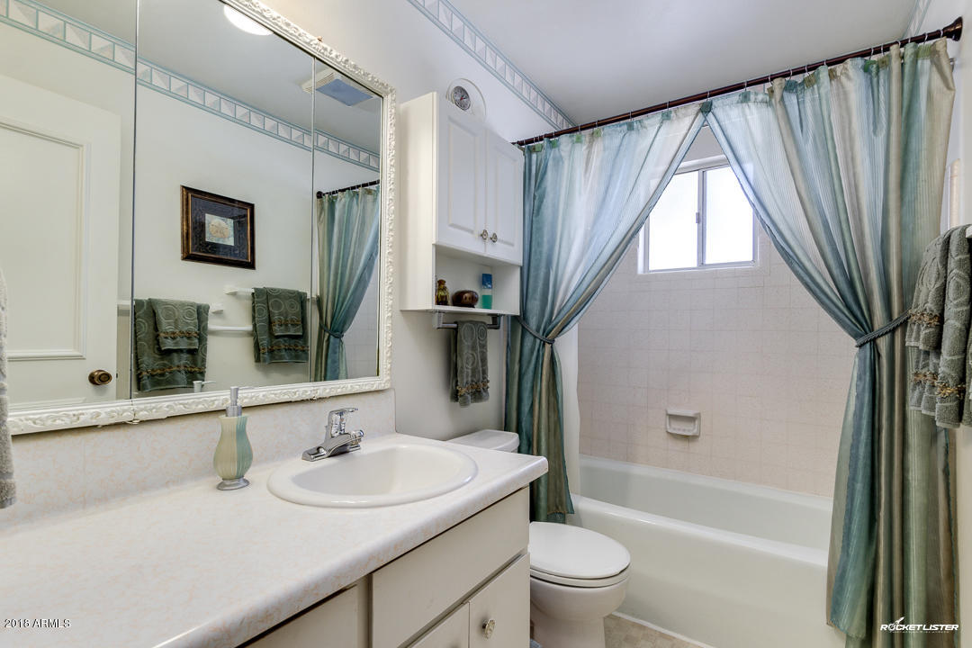 6552 East Adobe Road Mesa, AZ 85205 - Photo 20 of 40 Light & Bright Bath