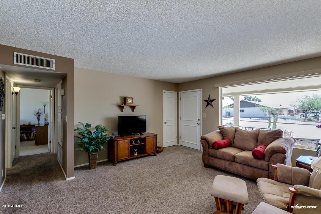 6552 East Adobe Road Mesa, AZ 85205 - Photo 4 of 40 Roomy Livingroom