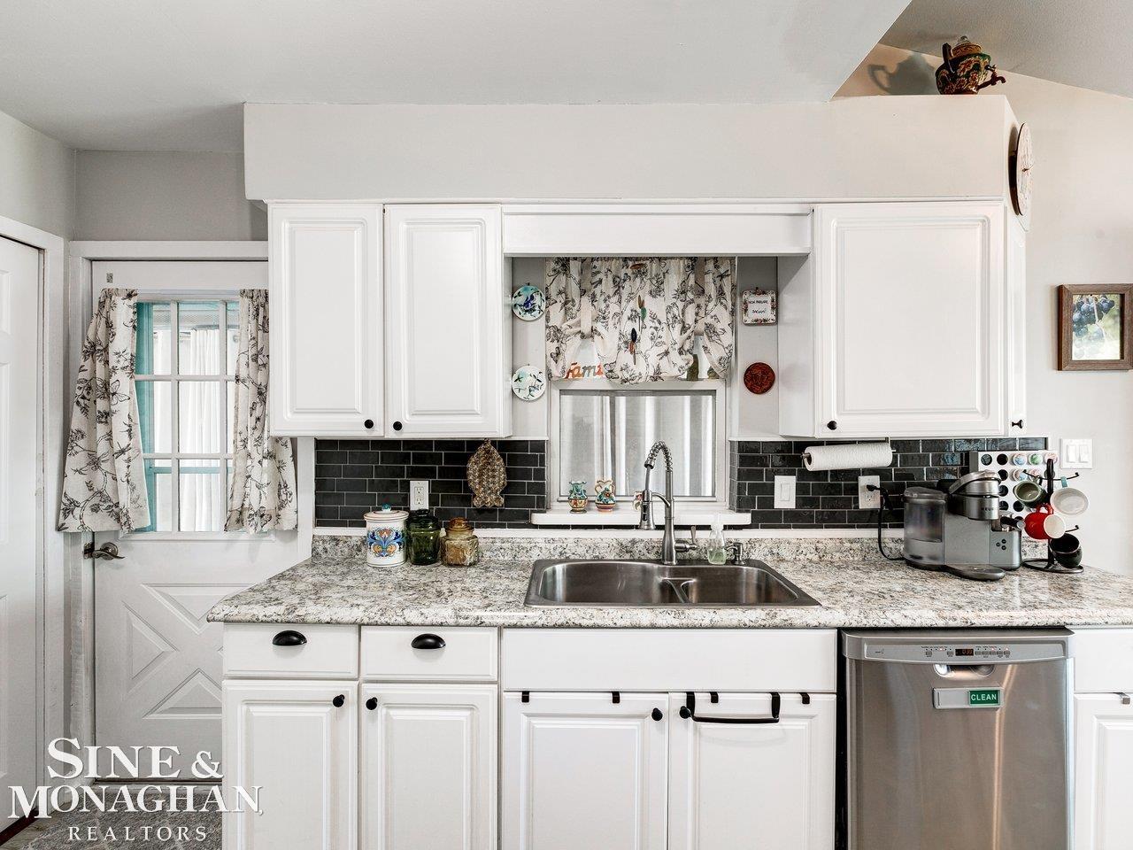 149 Kenyon Road Algonac, MI 48001 - Photo 11 of 37 50175142-59006dc8-8160-48ec-a423-533d83335eb6.JPG