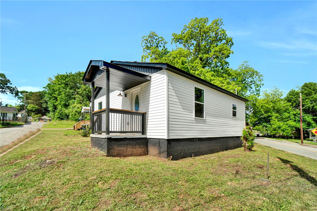 404 Short Street Anderson, SC 29624 - Photo 2 of 17