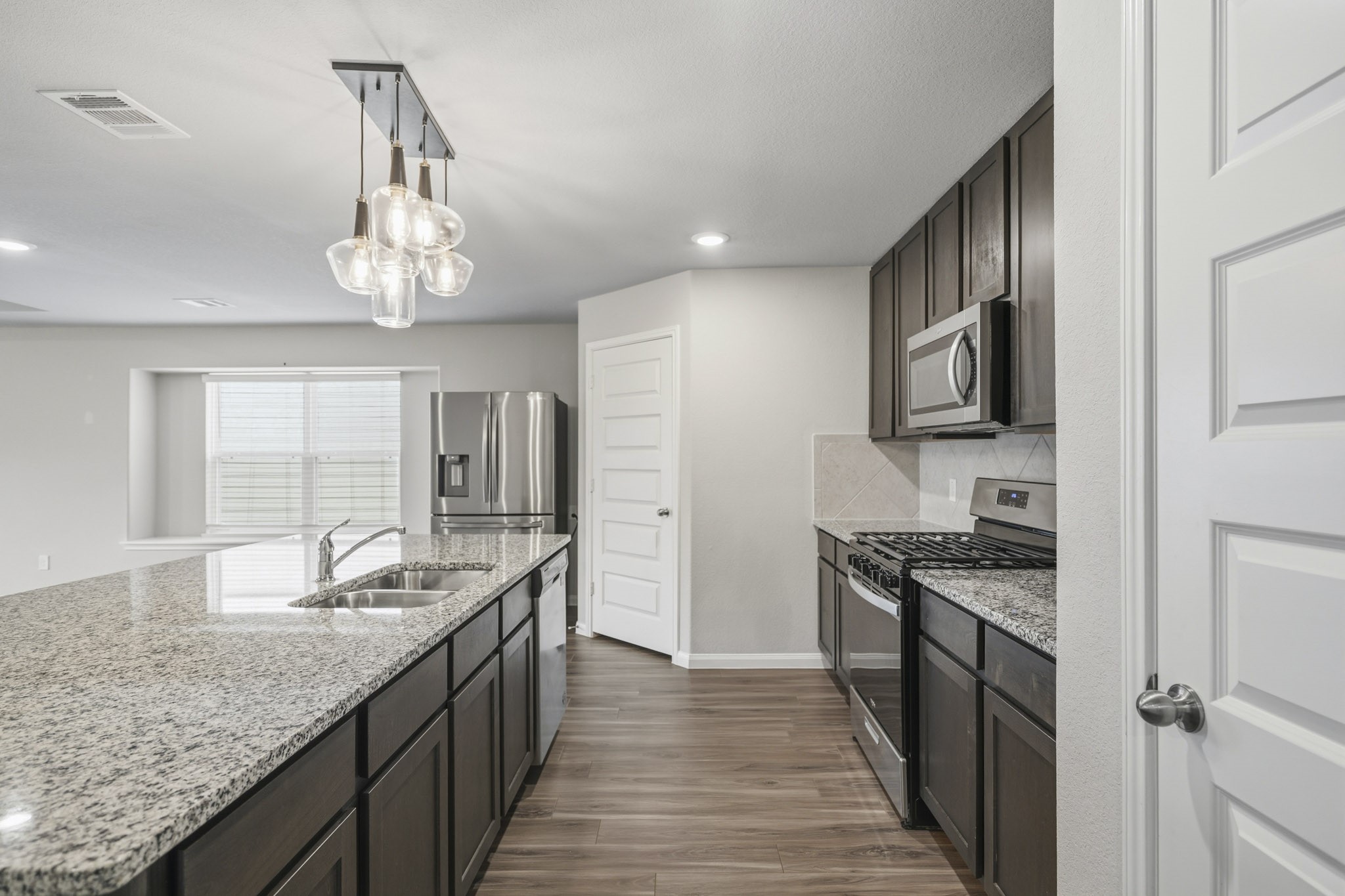 5327 Briana Dee Drive Rosharon, TX 77583 - Photo 12 of 14 Kitchen