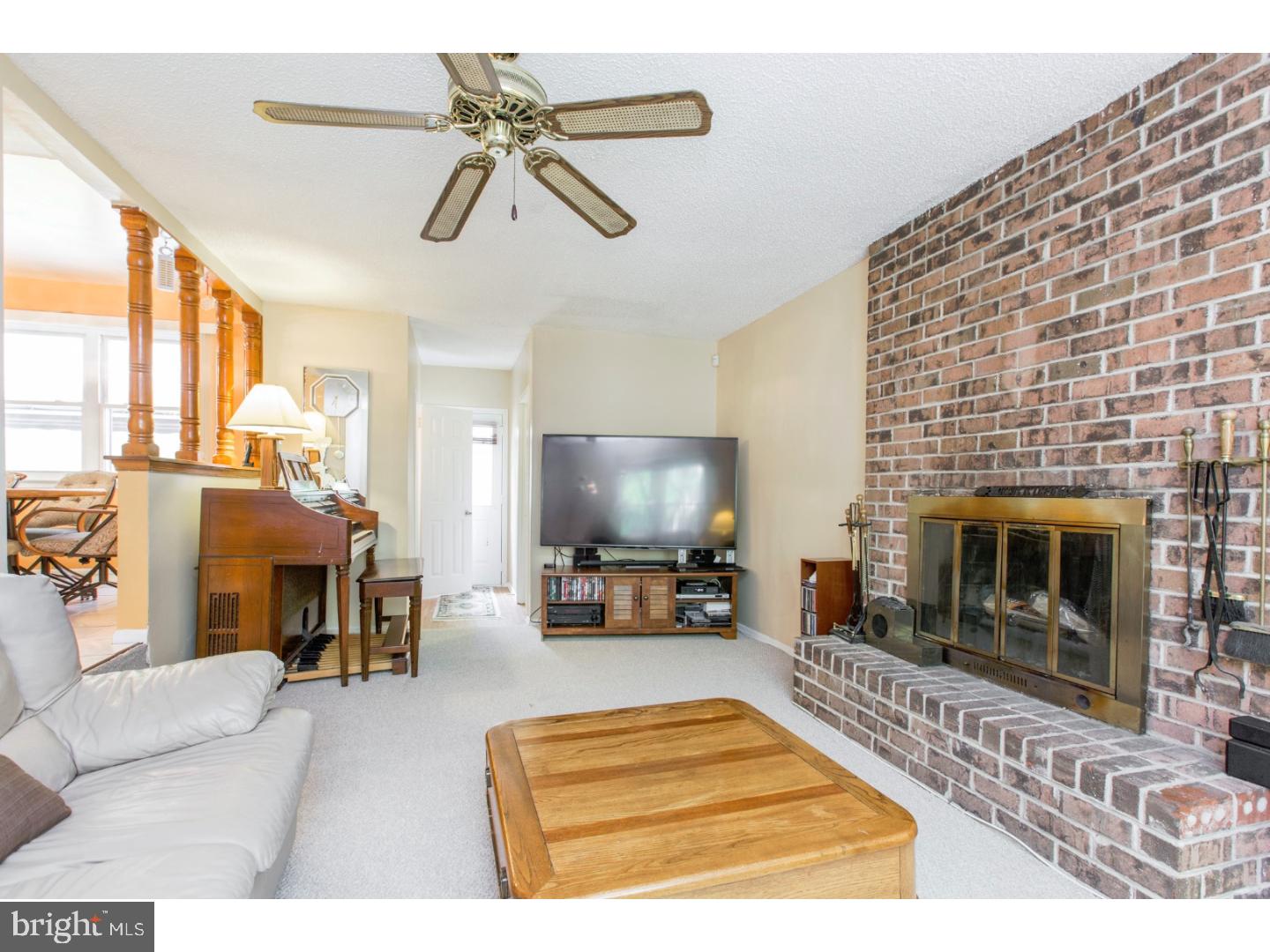 110 Pleasant Hill Road Cheltenham, PA 19012 - Photo 6 of 24 Family Room
