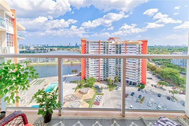 $190,000 | 1301 Northeast Miami Gardens Drive, Unit 1721W, Miami, FL 33179