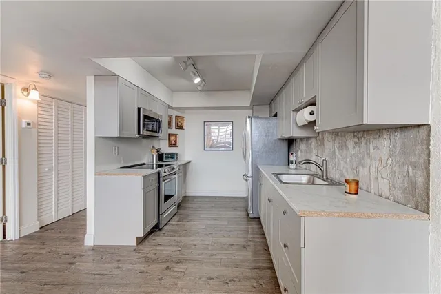 $190,000 | 1301 Northeast Miami Gardens Drive, Unit 1721W, Miami, FL 33179