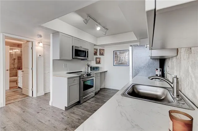 $190,000 | 1301 Northeast Miami Gardens Drive, Unit 1721W, Miami, FL 33179