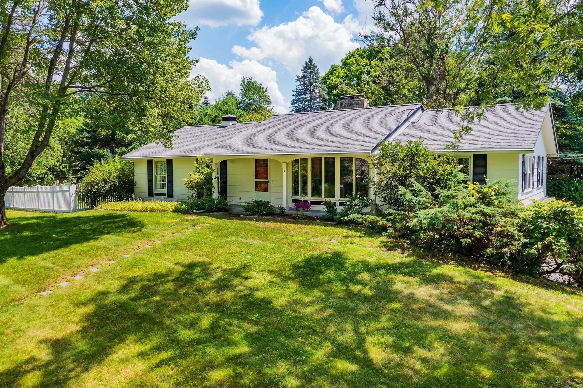 7 Dunster Drive Hanover, NH 03755 - Photo 13 of 40