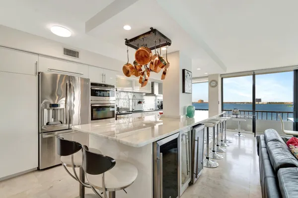 $9,000 | 5550 North Ocean Drive, Unit 10D, Singer Island, FL 33404