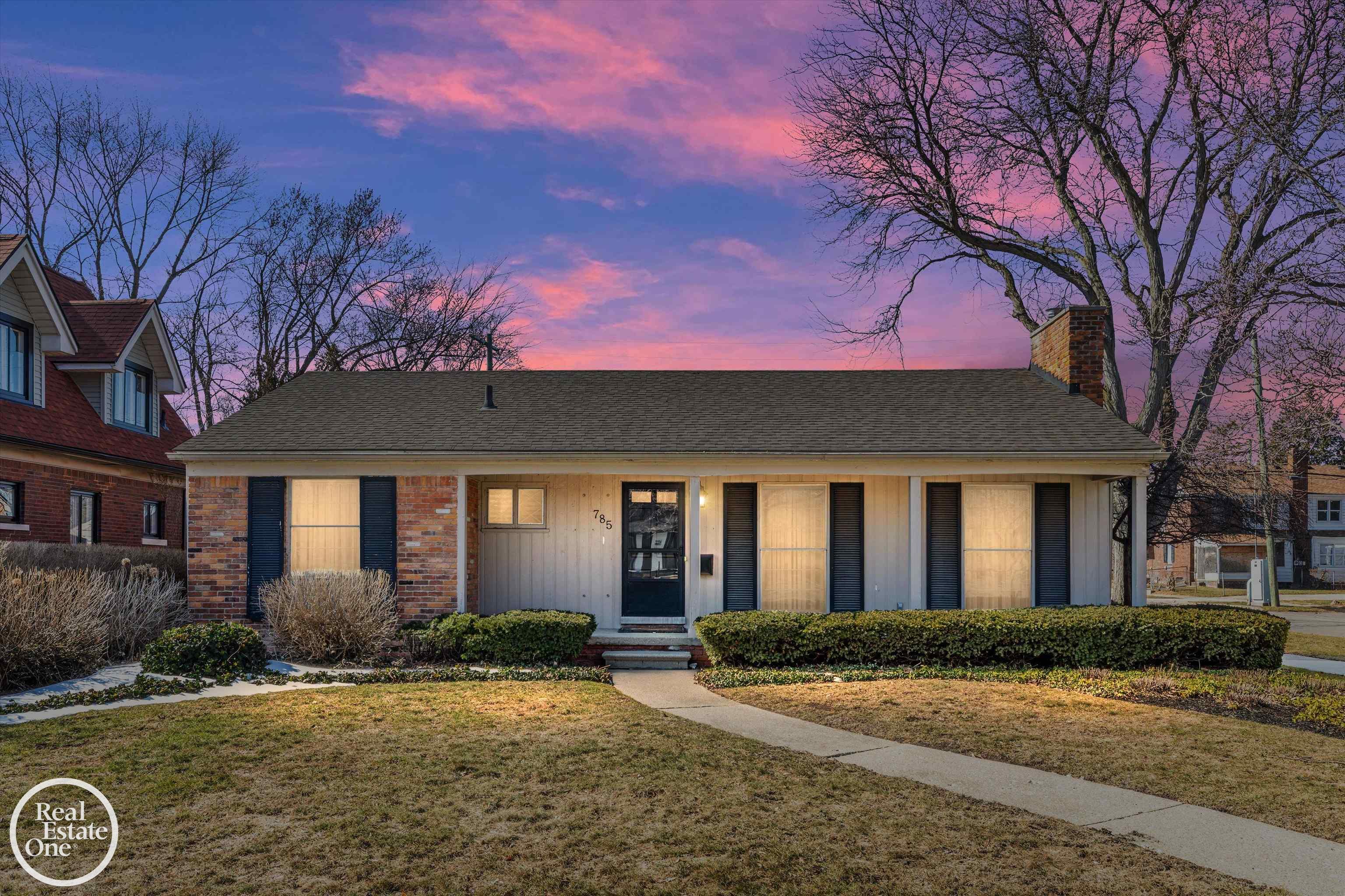 785 Barrington Road Grosse Pointe Park, MI 48215 - Photo 1 of 40