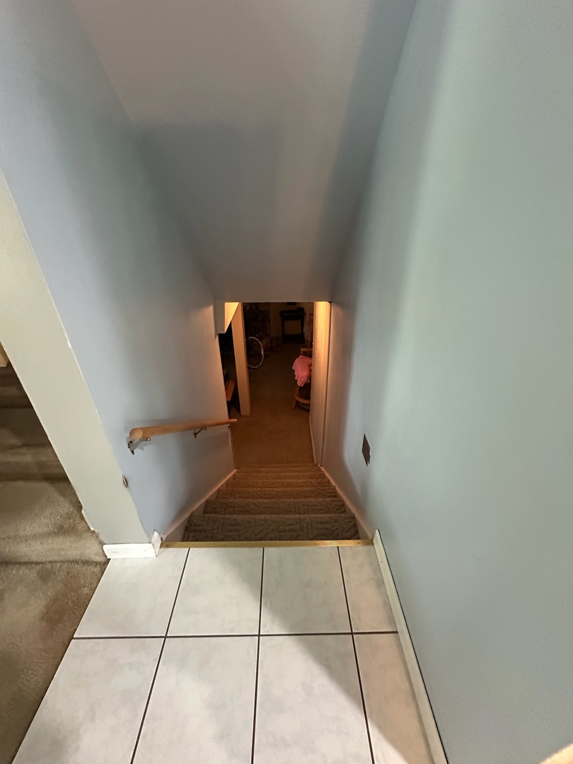 17871 Locust Street Lansing, IL 60438 - Photo 18 of 25 a view of an empty room with a bench