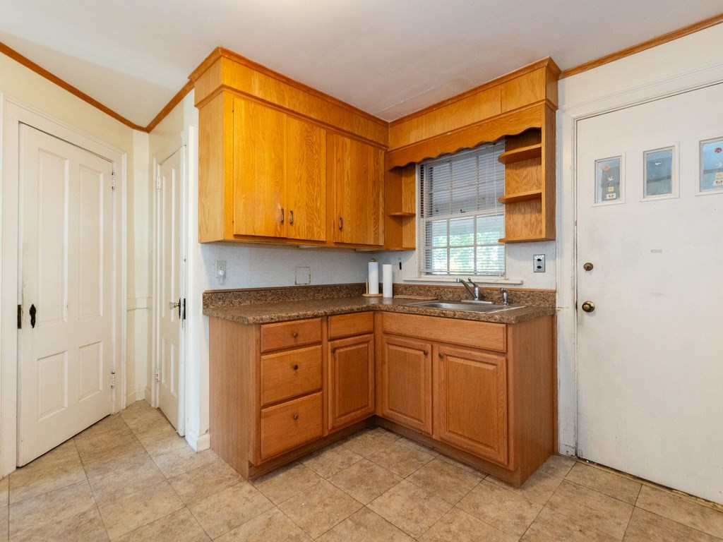 57 Mayflower Road Needham, MA 02492 - Photo 11 of 26