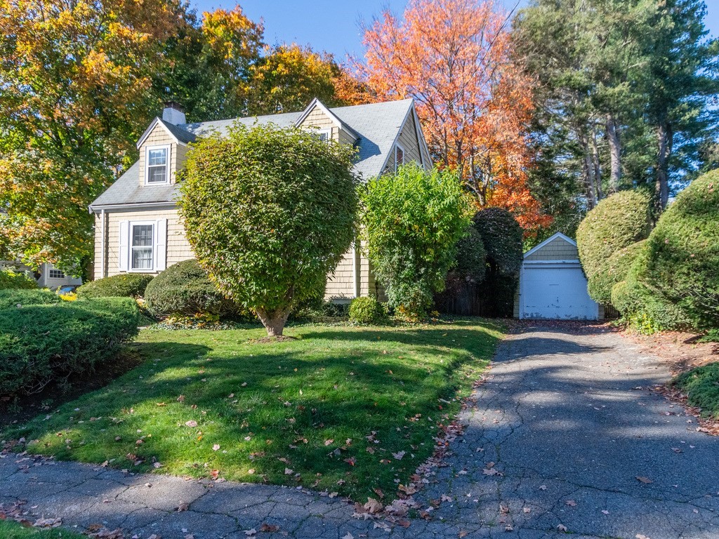 57 Mayflower Road Needham, MA 02492 - Photo 2 of 26