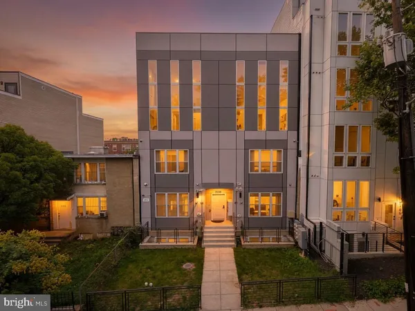 $2,900 | 2109 M Street Northeast, Unit 4, Washington, DC 20002
