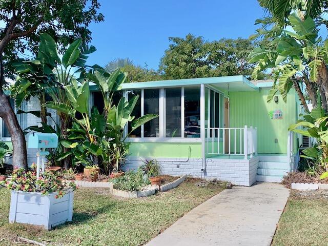 S RUBY ENTRANCE TO HOME