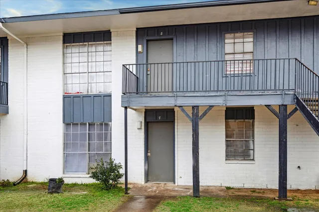 $1,300 | 1716 Crownover Road, Unit 7, Houston, TX 77080