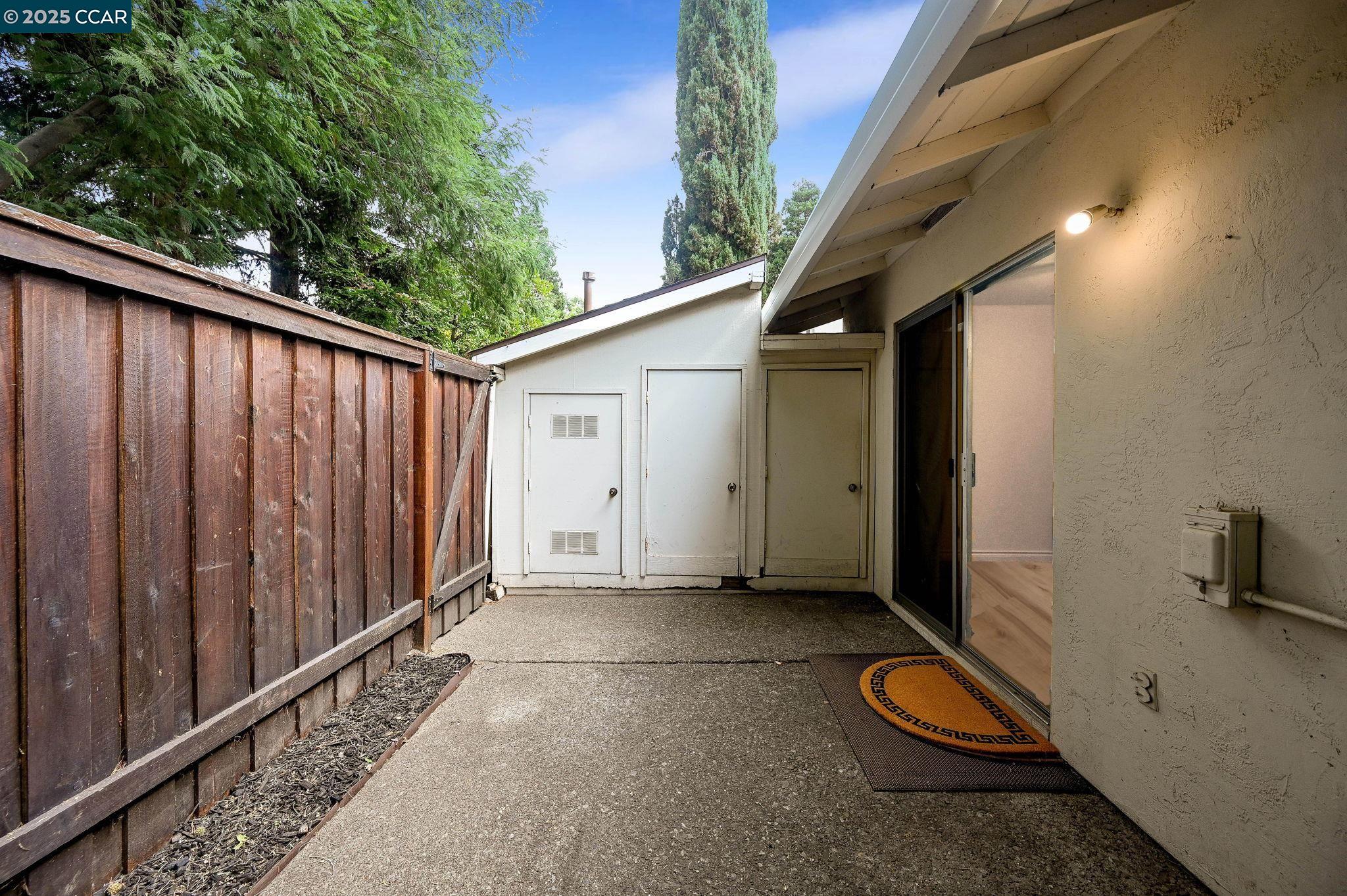 412 Carillo Court San Ramon, CA 94583 - Photo 22 of 28 a backyard of a house