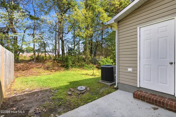 $1,200 | 1063 West Pueblo Drive, Jacksonville, NC 28546