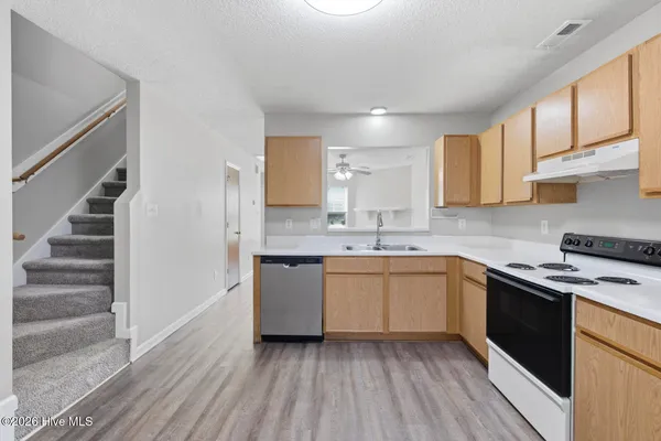 $1,200 | 1063 West Pueblo Drive, Jacksonville, NC 28546