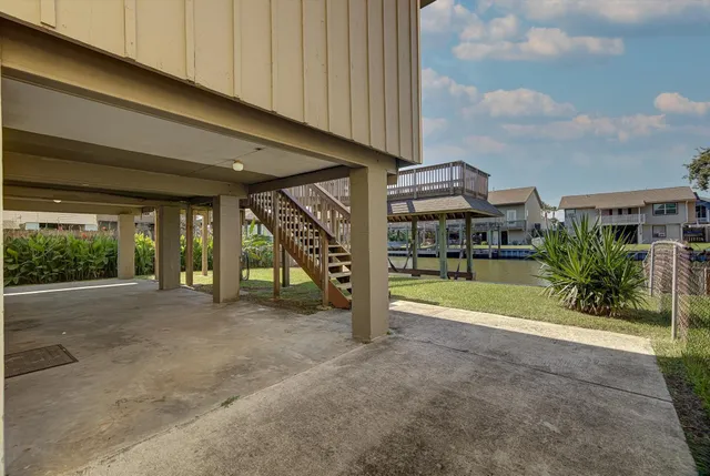 $2,400 | 170 Barracuda Street, Bayou Vista, TX 77563