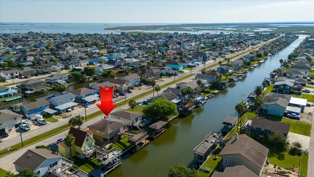 $2,400 | 170 Barracuda Street, Bayou Vista, TX 77563