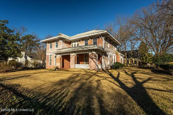 $169,900 | 195 North Walthall Street, Holly Springs, MS 38635