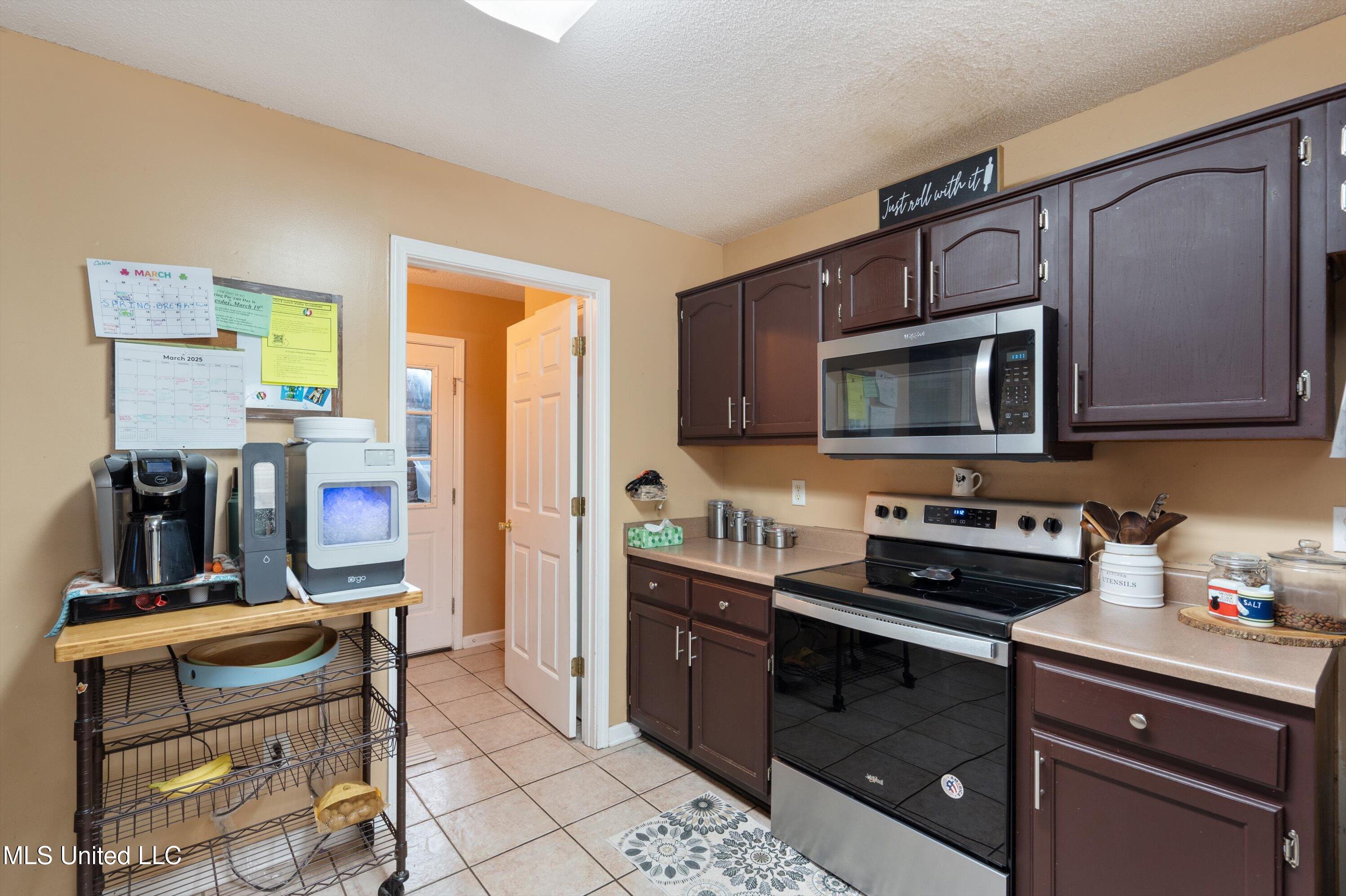 1405 Holly Springs Road Hernando, MS 38632 - Photo 10 of 28 14-DSC1427