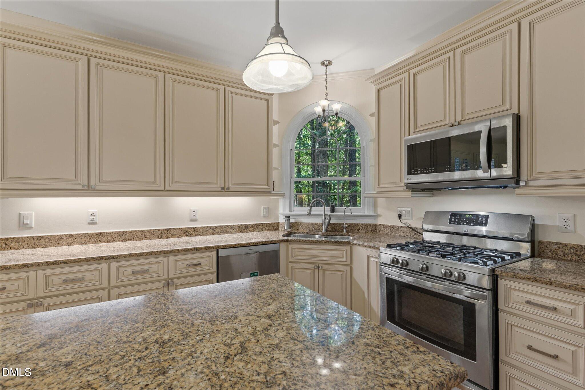 2509 Barton Ridge Court Raleigh, NC 27613 - Photo 17 of 62 20-IMG_2773