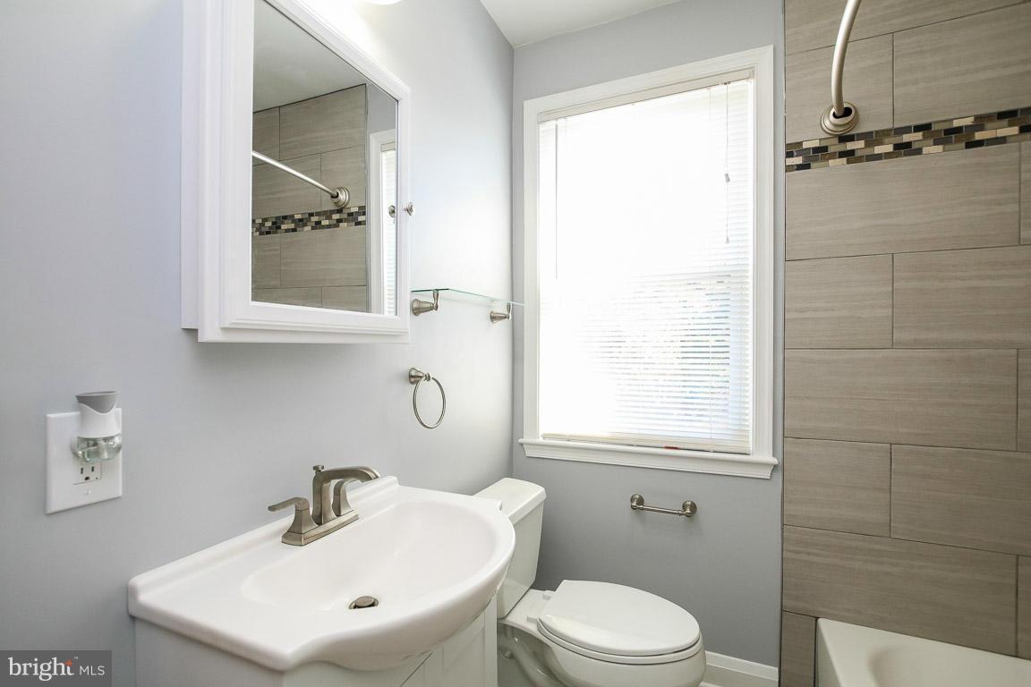 4036 Hillen Road Baltimore, MD 21218 - Photo 18 of 30 Bath