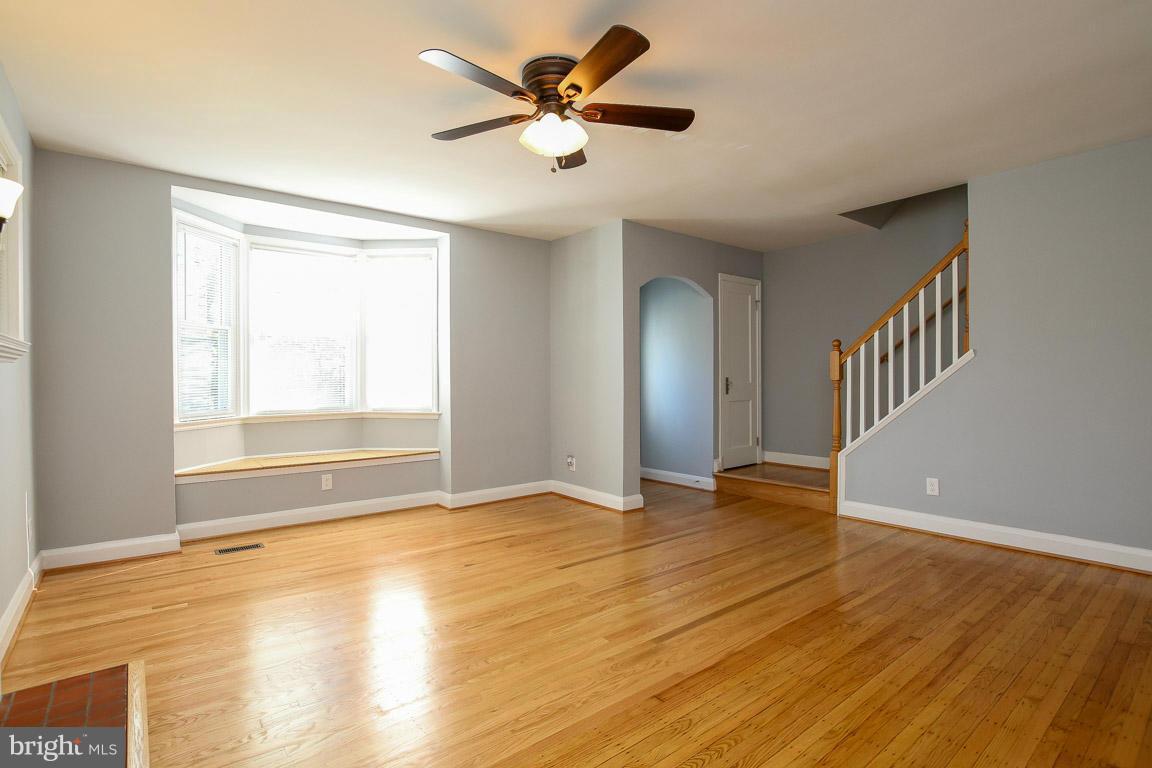 4036 Hillen Road Baltimore, MD 21218 - Photo 7 of 30 Living Room