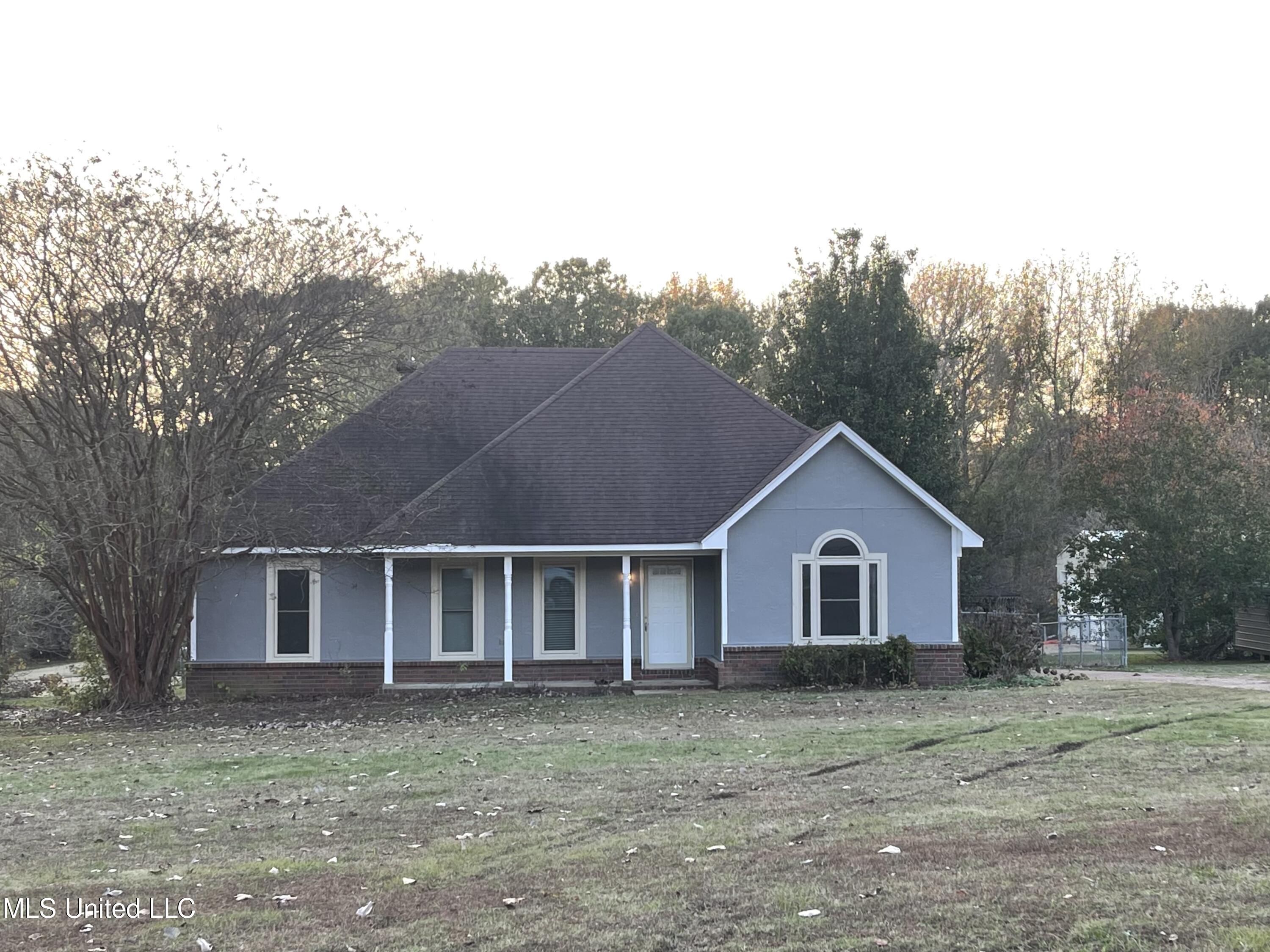 975 Reed Road Hernando, MS 38632 - Photo 2 of 25 F45B4B7E-26EC-4BB7-8710-79390A2A1D25