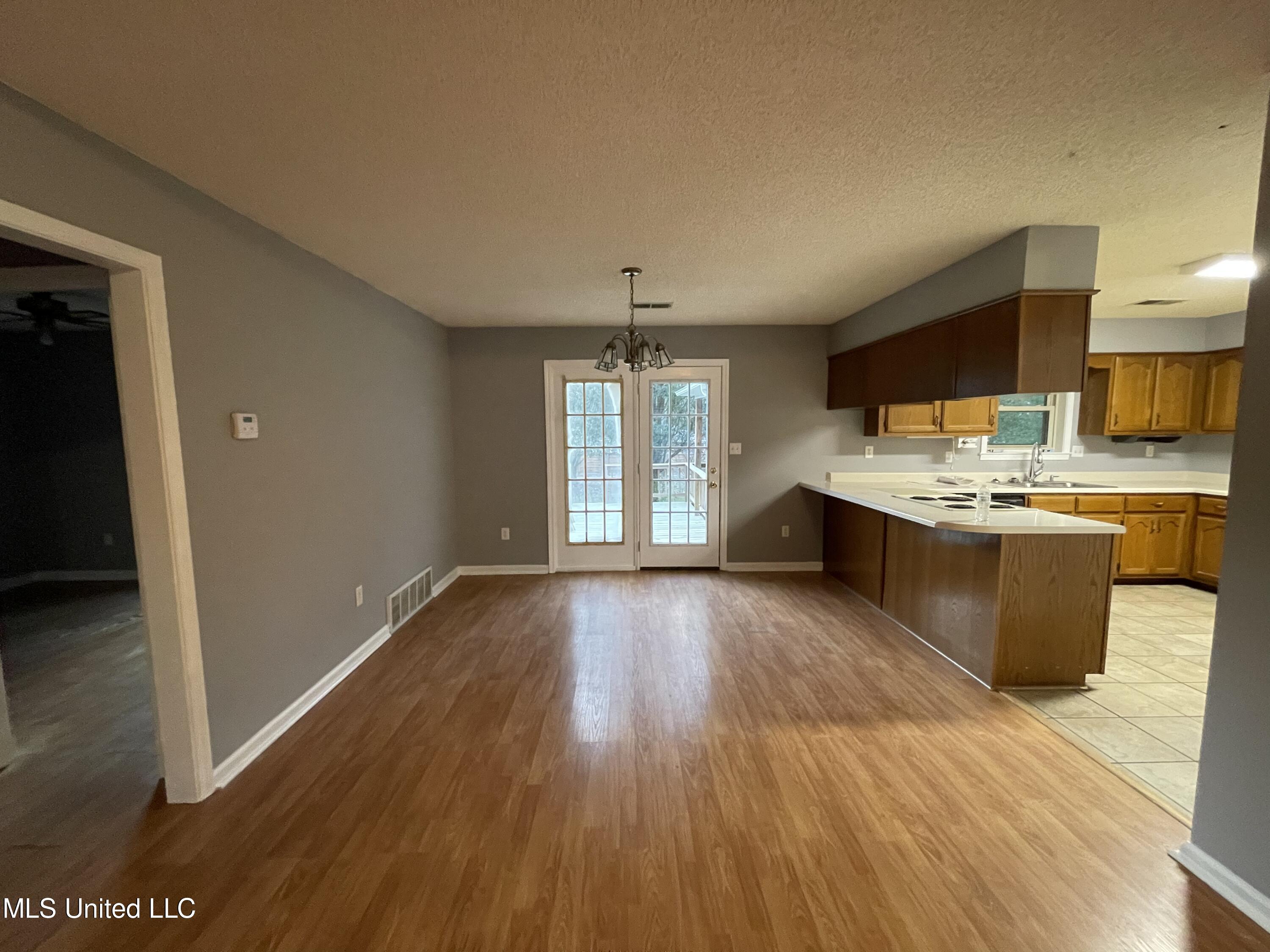 975 Reed Road Hernando, MS 38632 - Photo 6 of 25 94BFC8FB-E6DD-4A7F-89A5-18EA99A220AC