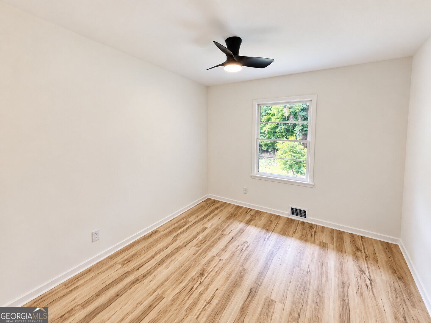 3565 Glenwood Road Decatur, GA 30032 - Photo 6 of 15 Gallery Image 6