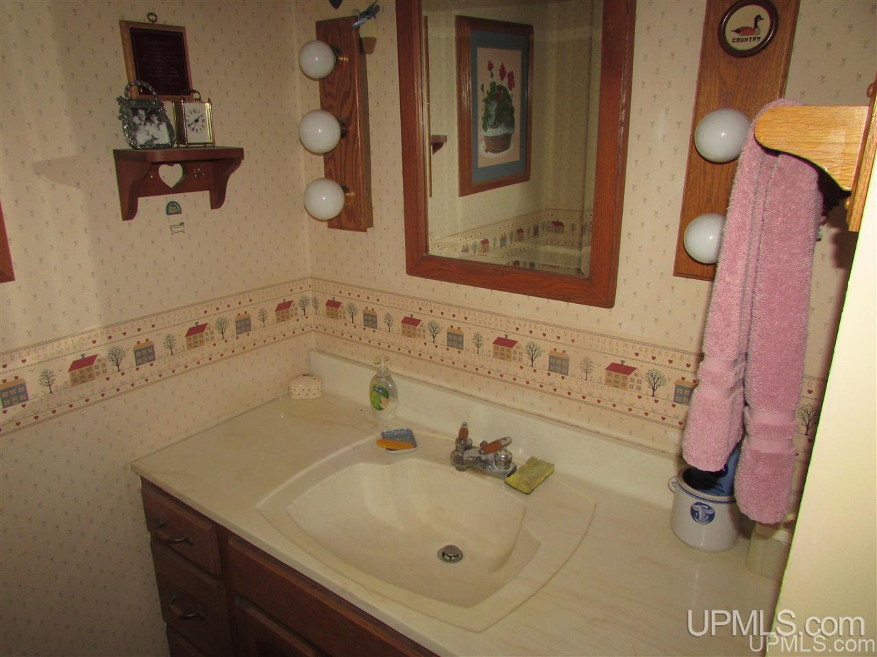 16100 Tailor Road Lanse, MI 49946 - Photo 10 of 25 Gallery Image 10