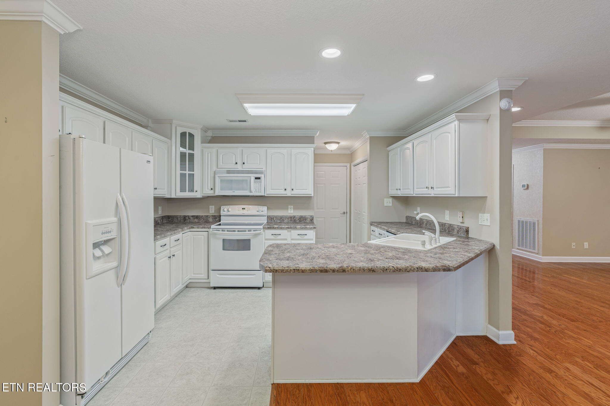 108 Honey Ridge Way Knoxville, TN 37924 - Photo 10 of 28 Kitchen