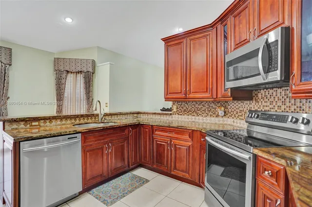 $699,000 | 1485 Lacosta Drive West, Pembroke Pines, FL 33027