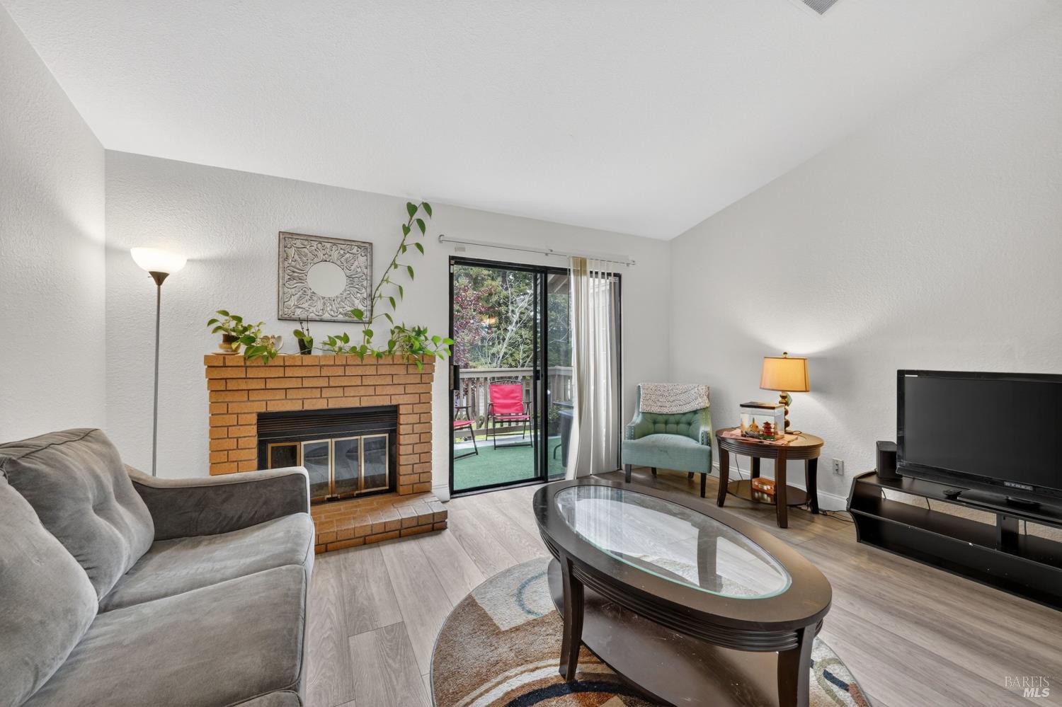 810 Dover Hercules, CA 94547 - Photo 4 of 36