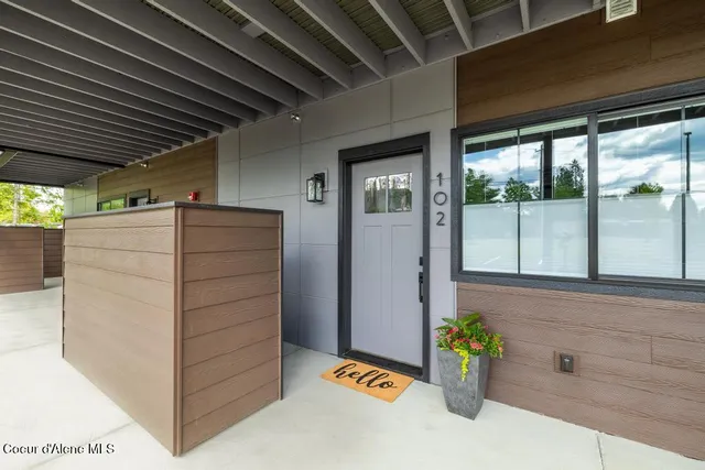 $299,500 | 50 Carnelian Avenue, Unit 102, Ponderay, ID 83852