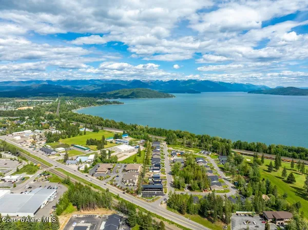 $299,500 | 50 Carnelian Avenue, Unit 102, Ponderay, ID 83852