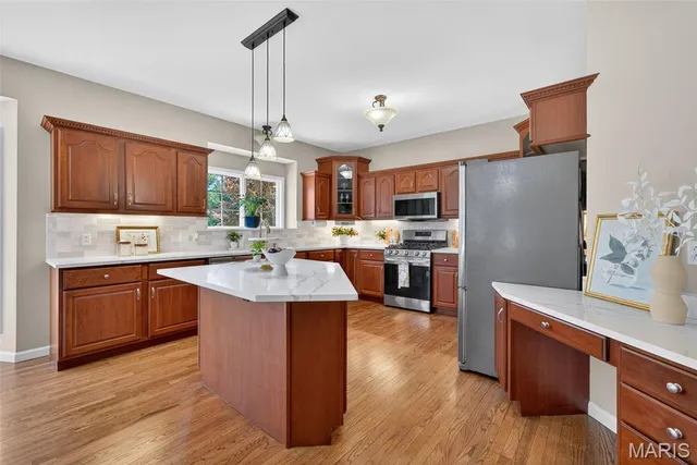 $925,000 | 123 Townview Drive, Wentzville, MO 63385