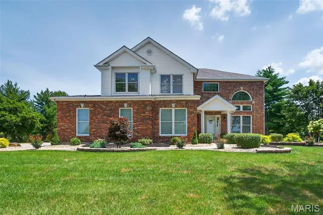 $925,000 | 123 Townview Drive, Wentzville, MO 63385